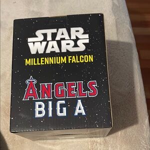 Star Wars Millennium Falcon Collectible